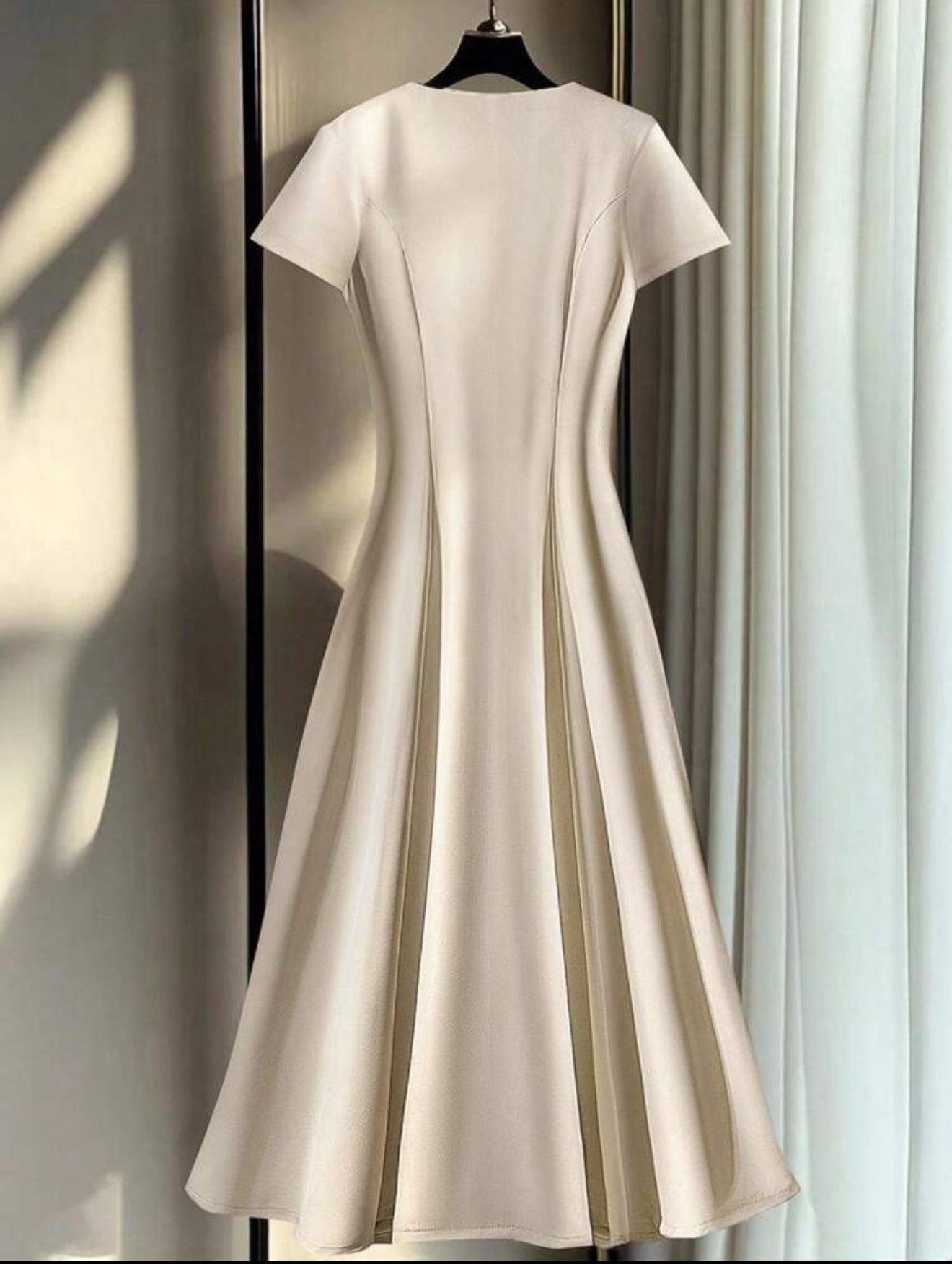 Elegant Dresses โ Grace in Every Detail